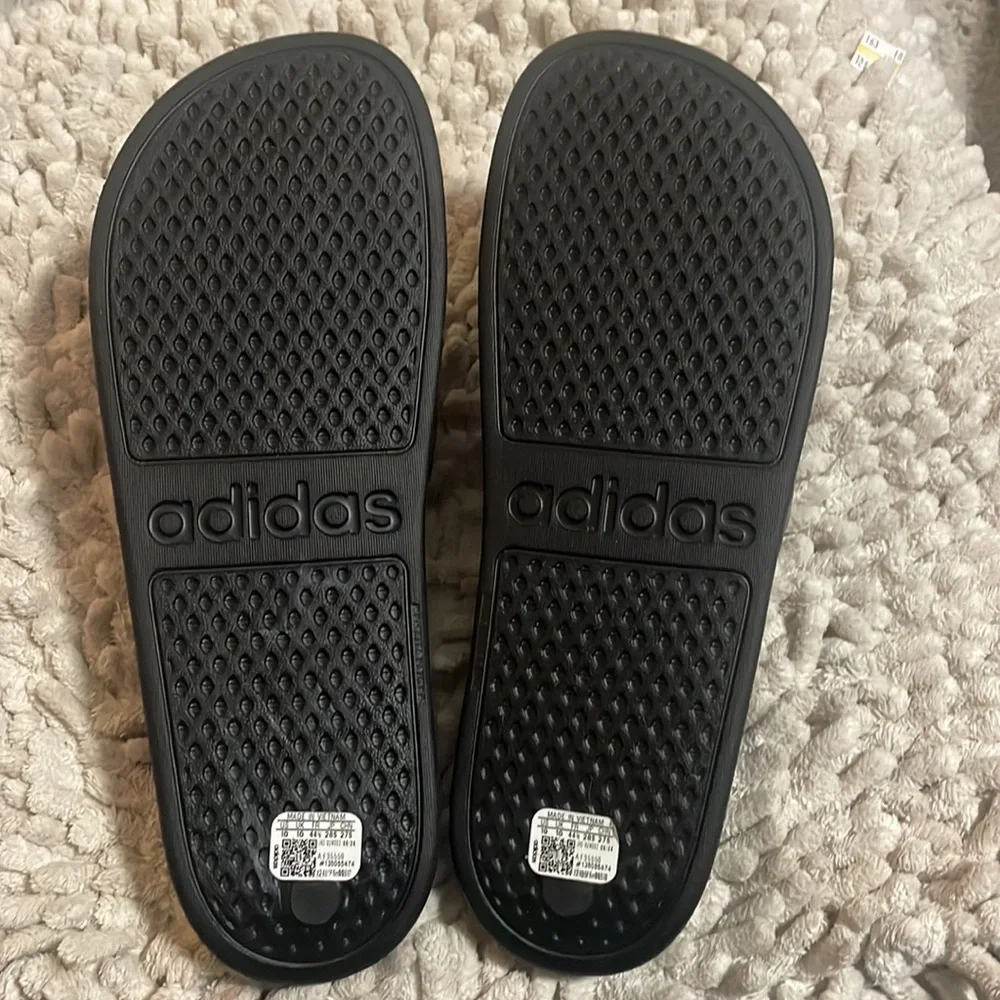 NWOB Adidas Adilette mens slides size 10 Black